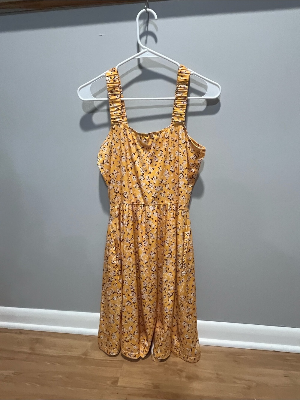 🌼 Yellow Floral Midi Dress – Never Worn – Size Large 🌼